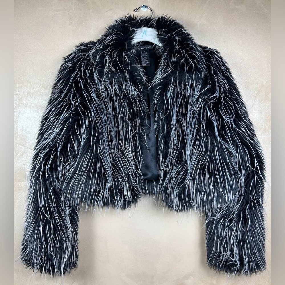 BEBE Large FLUFFY Short Jacket Coat EUC Large - FITS MEDIUM -LARGE